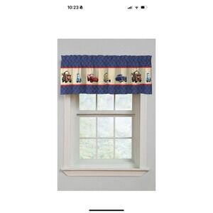 Disney Pixar Cars "Cars Line Up"  Pole Top Valance 60x15"‎ NEW